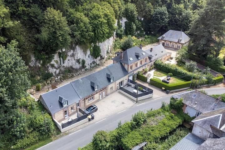 Location de vacances pour 24 personnes, avec jacuzzi, animaux acceptés à Le Héron