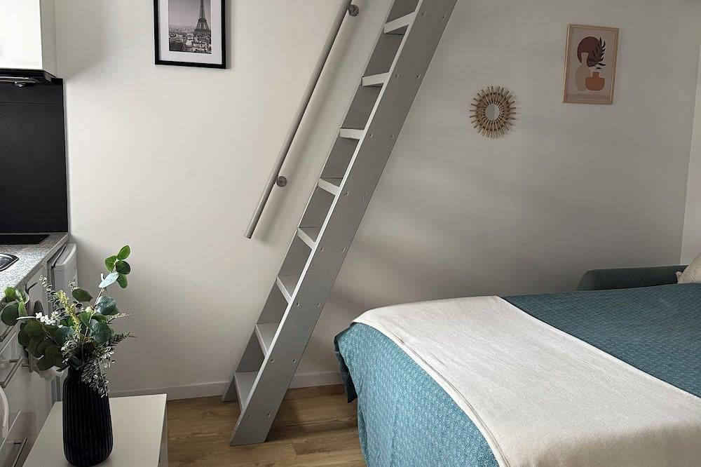 Appartement entier, Studio avec mezzanine, Wi-Fi rapide, à 5 min de la gare, 30 min de Paris in Bessancourt, Val-d'Oise