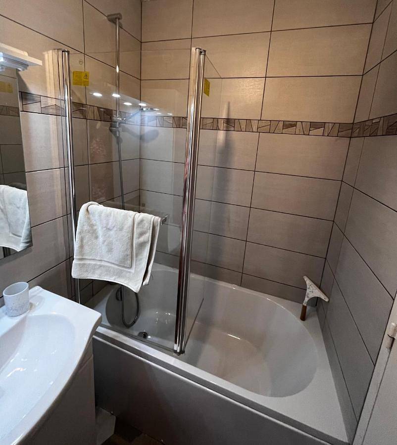 Appartement entier, One-Bedroom Apartment in Sainte Cécile Plage, Camiers