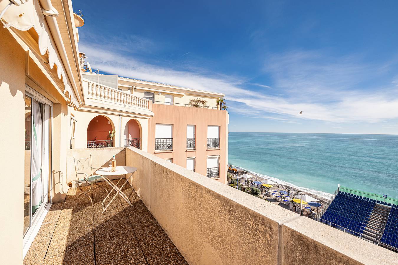 Entire apartment, Victoria Sole & Mare in Menton, Nice region