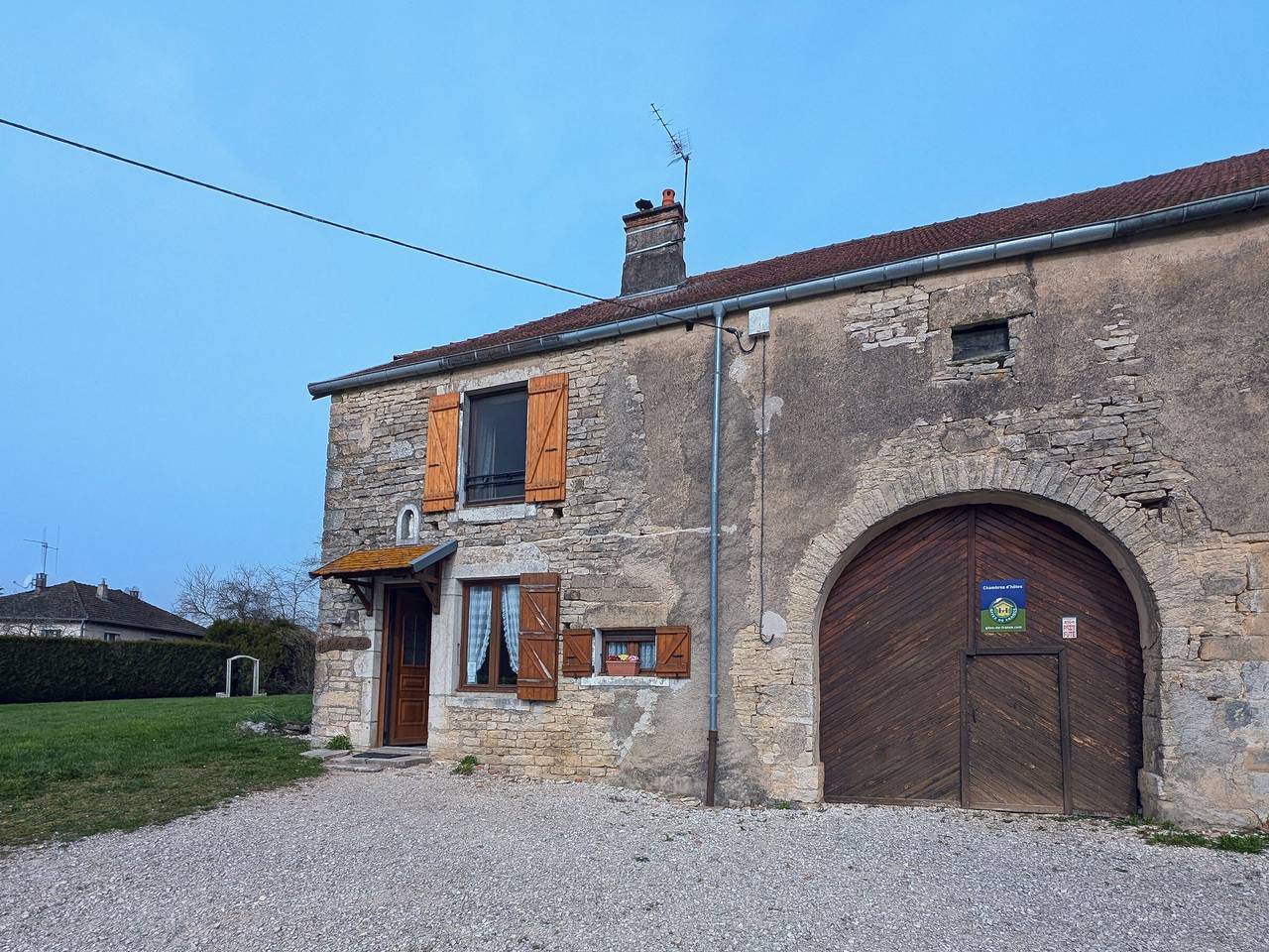 Chambre Rose cosy avec kitchenette et terrasse in Melin, Haute-Saône
