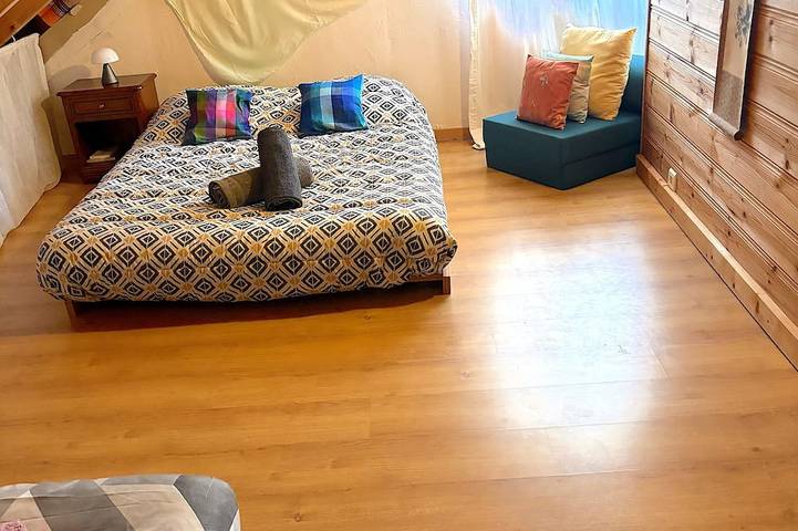 Location de vacances pour 12 personnes, avec jardin, animaux acceptés à Bonne - 2