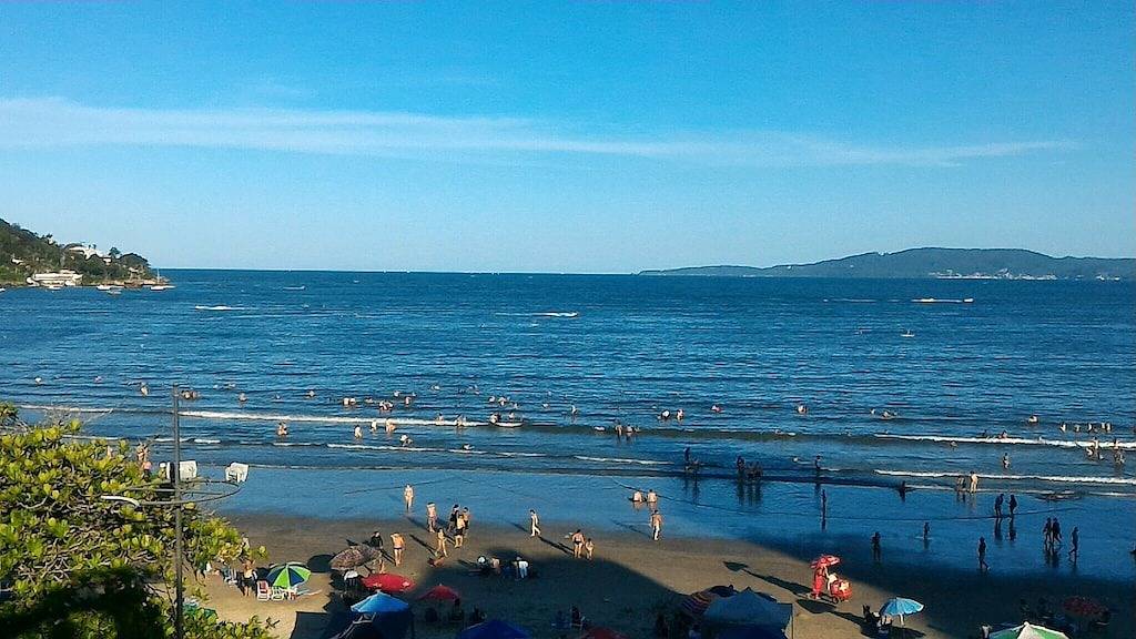 Ganze Wohnung, 3-bedroom apartment with 3 balconies and panoramic views of Itapema beach in Itapema, Litoral Catarinense