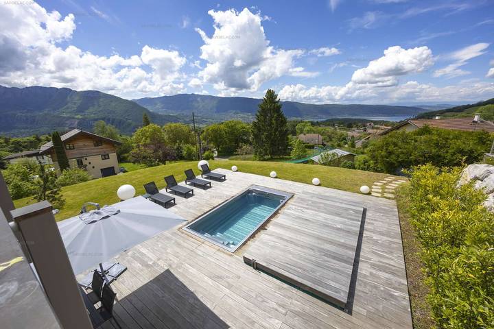 Location de vacances pour 12 personnes, avec Piscine dans Talloires-Montmin