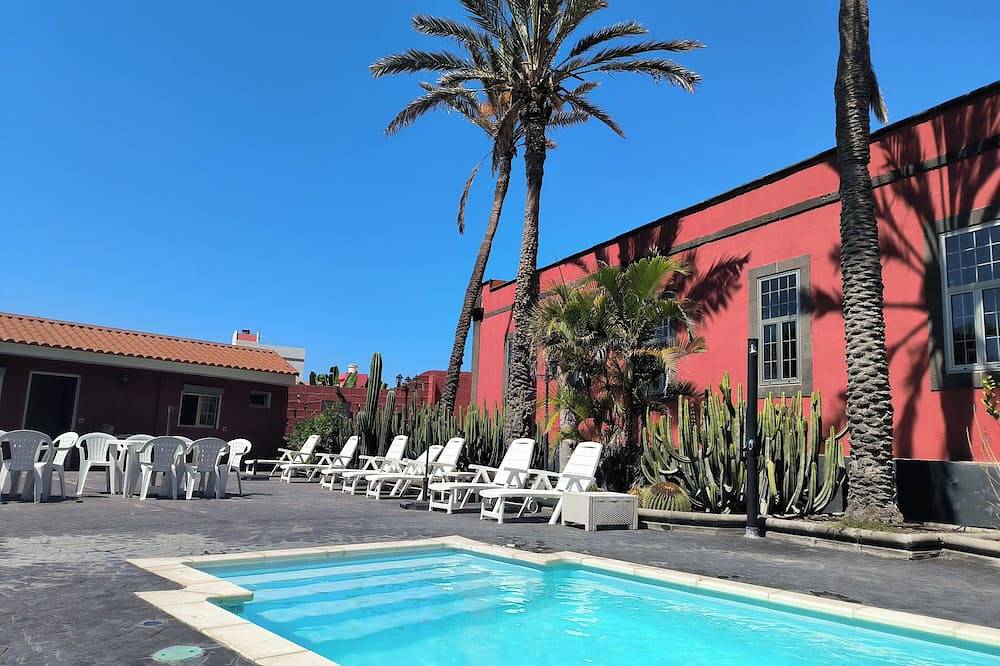 Villa by the sea. Heated pool. Minimun Booking10 pax. Maximum 22 pax. in Moya, Gran Canaria Norte