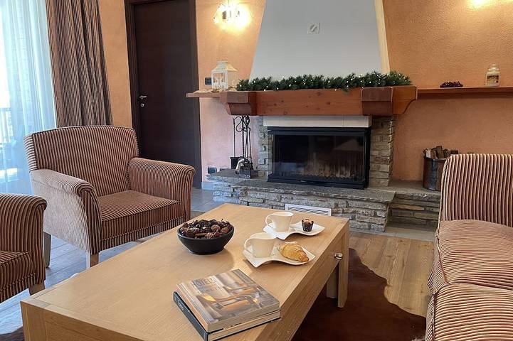 Ferienwohnung für 6 Personen, mit Balkon und Whirlpool sowie Pool - 1