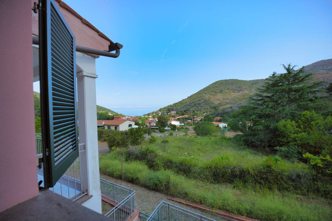 Ganze Ferienwohnung, Ferienwohnung für 5 Personen mit Terrasse in Nisporto, Rio nell'Elba