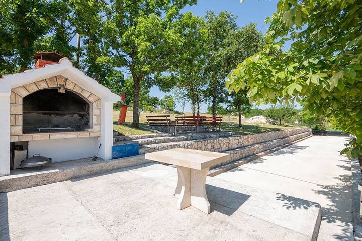 Ferienhaus für 9 Personen, mit Pool und Balkon/Terrasse - 1