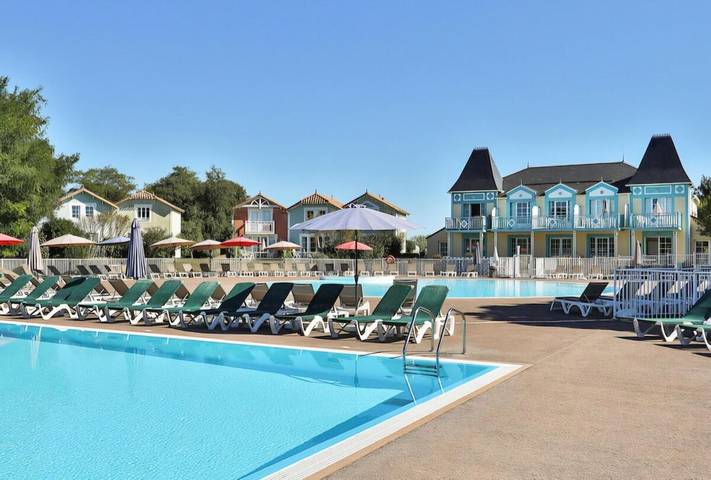 Maison d’hôte pour 6 personnes, avec piscine ainsi que terrasse et jardin à Talmont-Saint-Hilaire