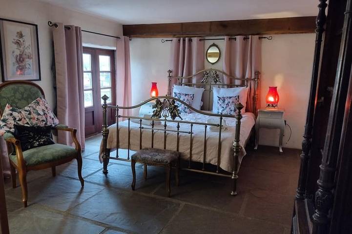 Location de vacances pour 16 personnes, avec jacuzzi et jardin à Gouttières - 2