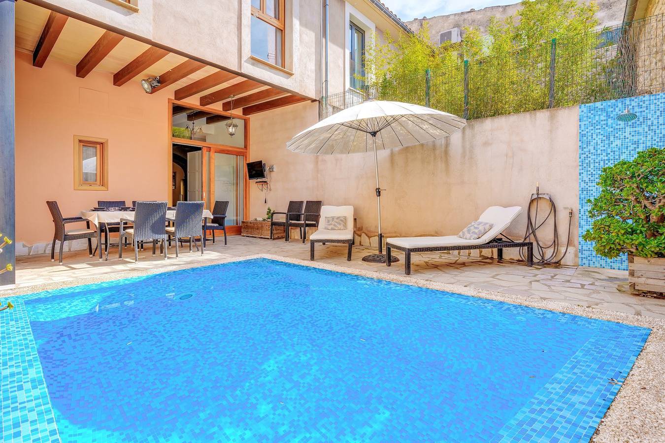 Casa de vacaciones "Can Bodeguita" con Wi-Fi, aire acondicionado, piscina, balcón y terraza in Binisalem, Interior de Mallorca