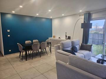 Location de vacances pour 8 personnes, avec jardin, animaux acceptés à Montluel