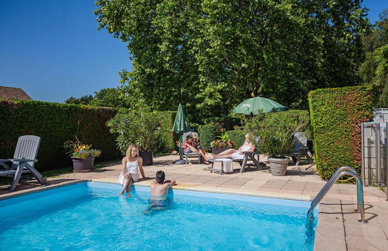 Hôtel pour 3 personnes avec terrasse in Danjoutin, Territoire de Belfort
