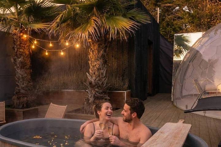 Gîte pour 2 personnes, avec jardin ainsi que jacuzzi et terrasse dans Plage de la Ville Berneuf - 4