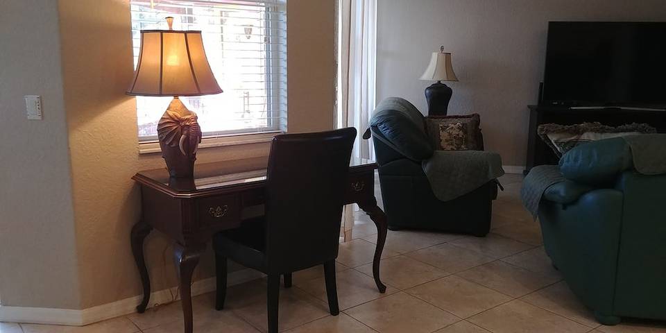 Vacation rental for 14 people, with yard in North Port FL