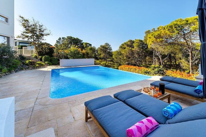 Ferienhaus für 10 Personen, mit Pool und Balkon - 1