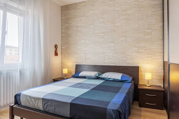Appartamento intero, Appartamento "Queen East Verona" con vista sulle montagne, aria condizionata, Wi-Fi e balcone in Verona, Provincia di Verona