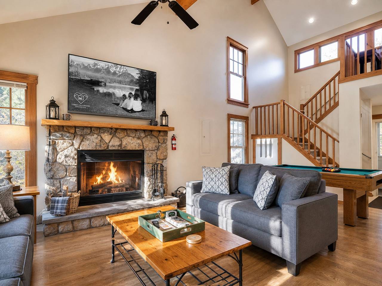 Pocono Mountain Home , Hot Tub- 1 Mile to Skiing! in Long Pond