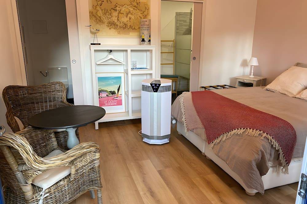 Chambre d’hôtes « Chambre 3 Côté Golfe » avec terrasse privée, jardin commun et Wi-Fi in Arzon, Côte des Mégalithes