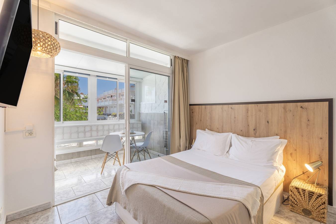 Studio entier, Studio de vacances 'Hand Made Suite' avec piscine partagée, Wi-Fi et climatisation in Costa del Silencio, Arona
