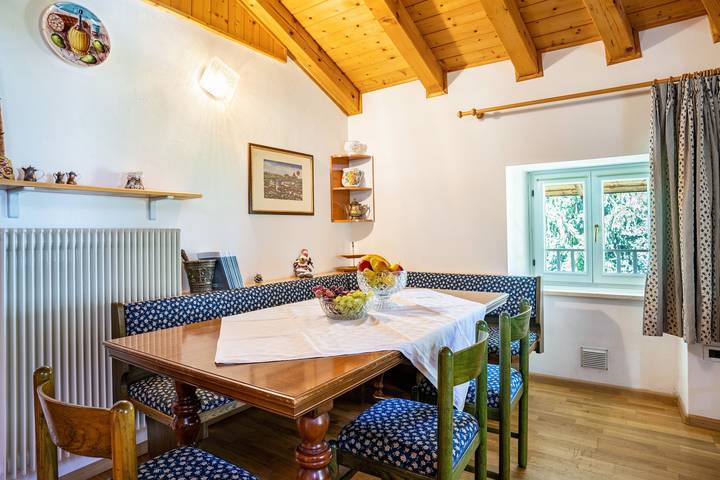 Appartamento intero, Appartamento 'Casa Ai Laresi 2' con giardino privato e Wi-Fi in Calledizzo, Peio
