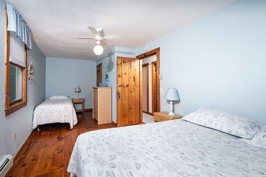 Cozy Cottage with a Bubbly Hot Tub by \"Nubble\" Lighthouse in York Beach, Cape Neddick