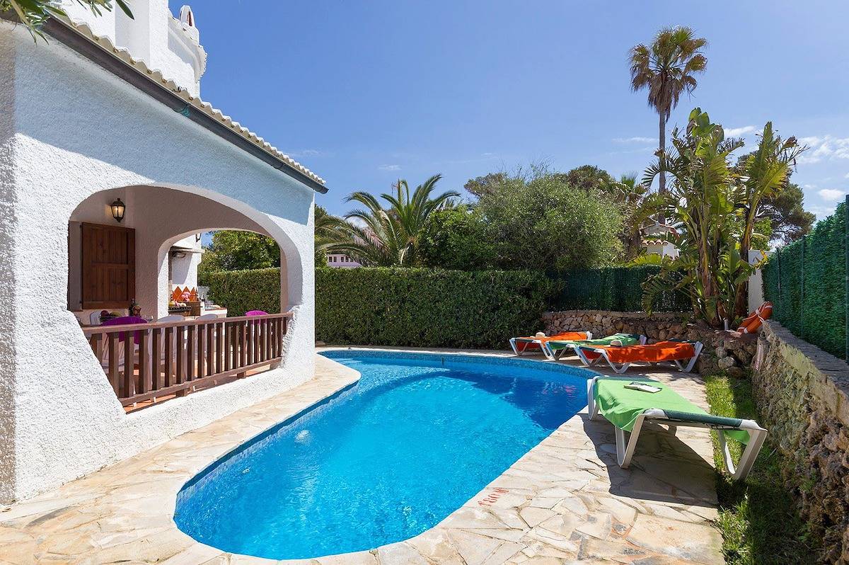 Villa Gerard in Cala Blanca, Ciutadella