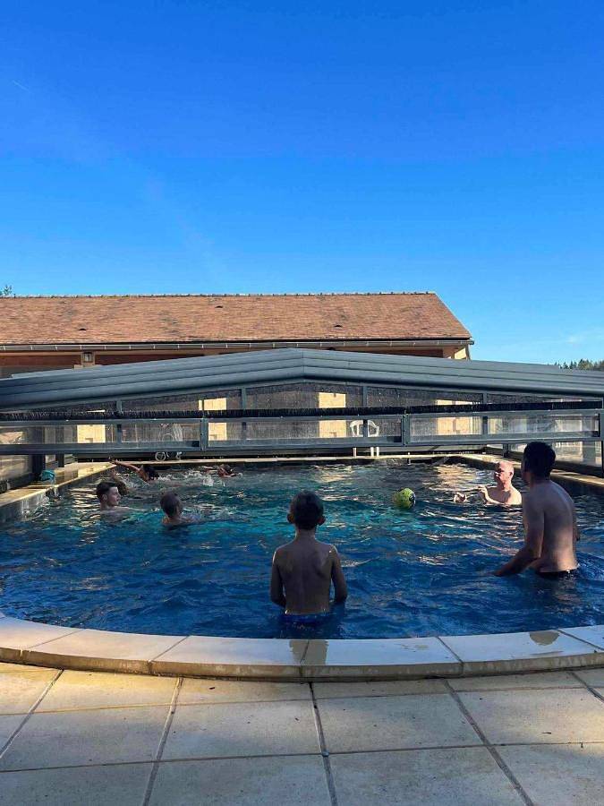 Location de vacances pour 10 personnes, avec piscine et jardin à Journiac