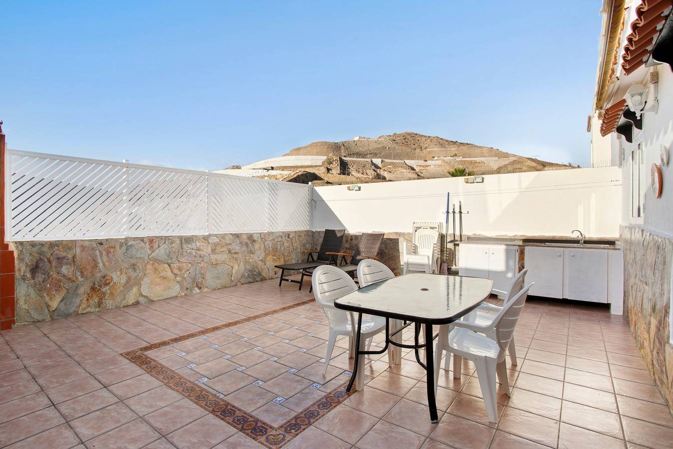 Appartement entier, Appartement de vacances 'Casa Los Caideros' avec vue sur la mer, piscine partagée et Wi-Fi in La Verga, Mogán