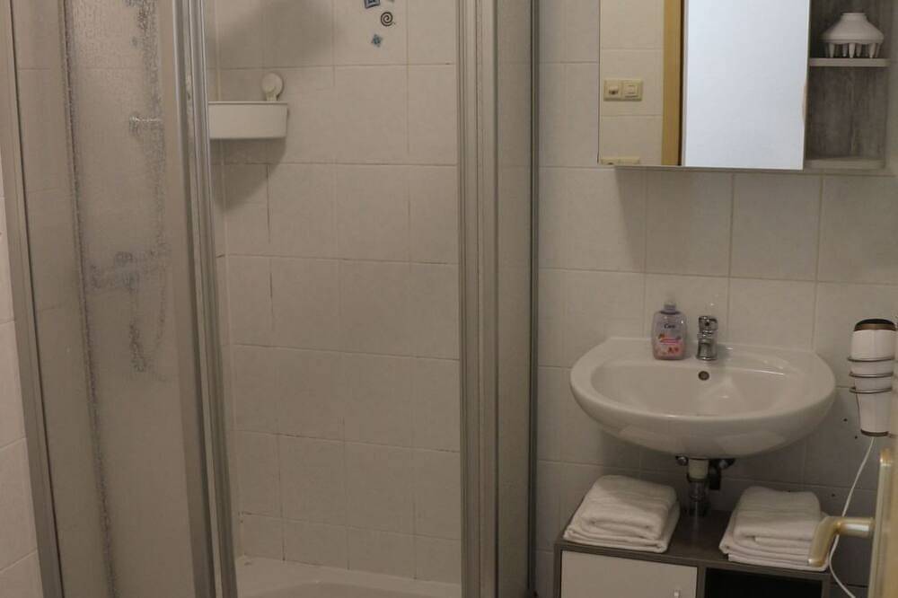 Ganze Wohnung, Ferienwohnung Paula in Neundorf, Thüringer Schiefergebirge