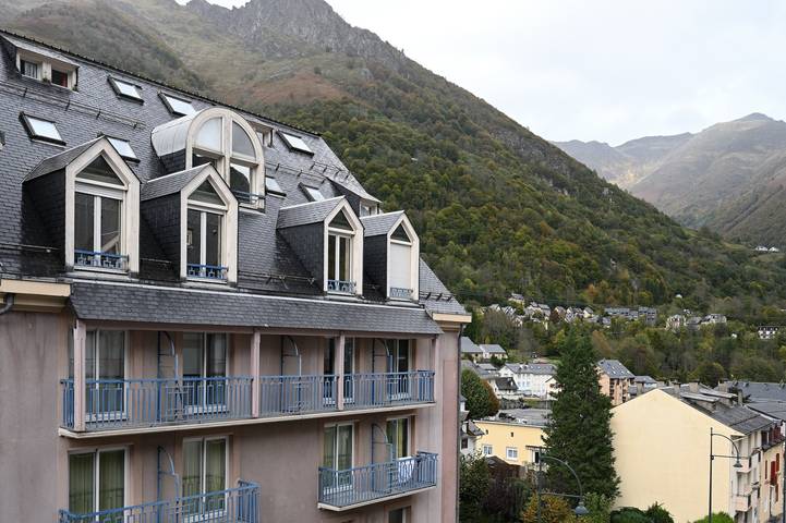 Apartamento entero, Centro de Cauterets, Parking Privado, Termas y Esquí a Pie in Cauterets, Parque nacional de los Pirineos