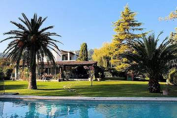Chambre d’hôte pour 4 personnes, avec piscine et jardin dans les Alpes maritimes