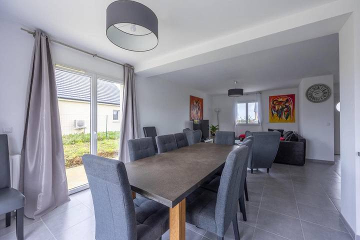 Location de vacances pour 10 personnes, avec terrasse et jardin à Saint-Laurent-sur-Mer - 3