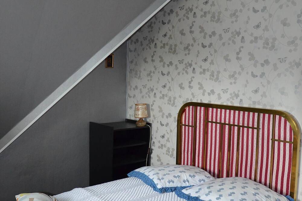 Maison indépendante avec jardin 2 à 5 personnes in Lochrist, Plounévez-Lochrist
