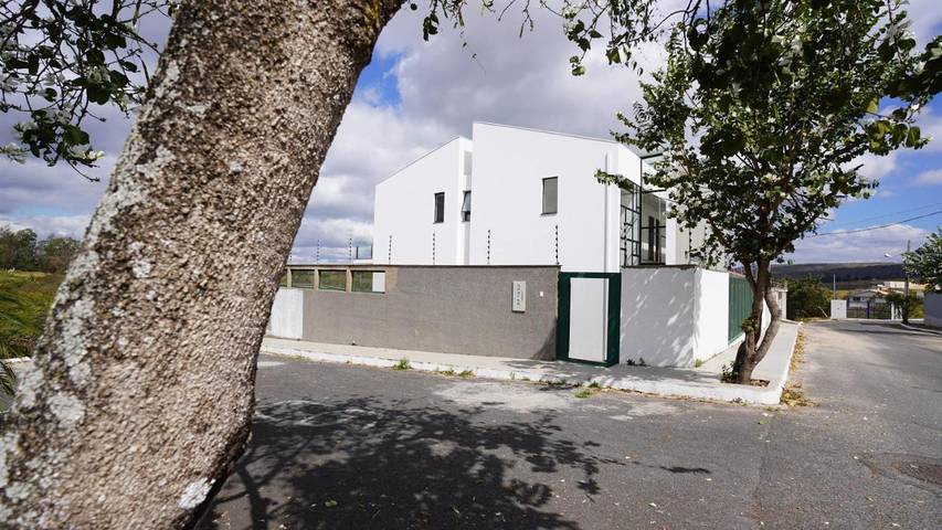 Gästehaus für 4 Personen, mit Balkon und Ausblick sowie Garten - 1