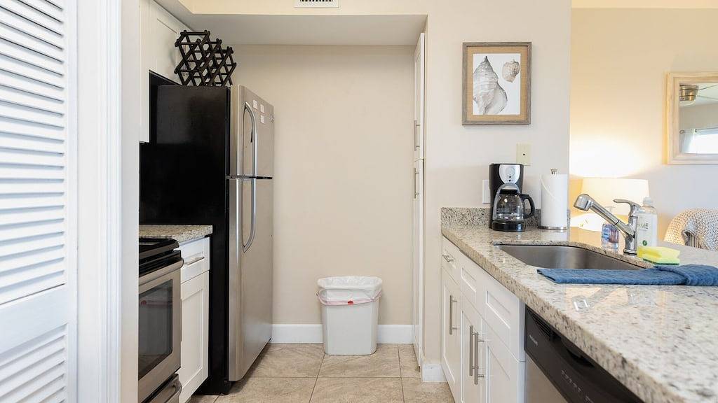 Ganze Wohnung, Tranquility by the Sea [Ocean Pointe 2407] in Tavernier, Monroe County