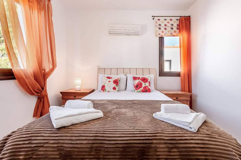 Sea Front Villa Oceanus H2 by Ezoria Villas in Südzypern