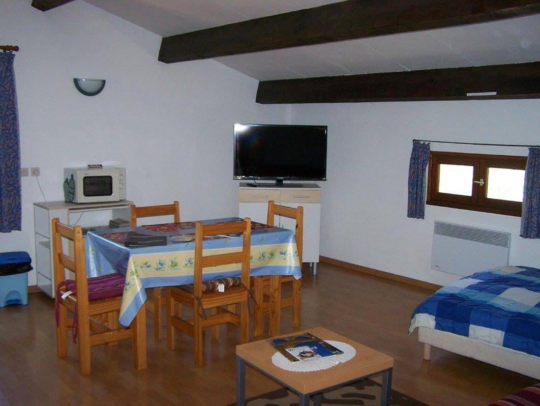 Appartement entier, Apartment with Terrace in Le Vigan, Parc national des Cévennes