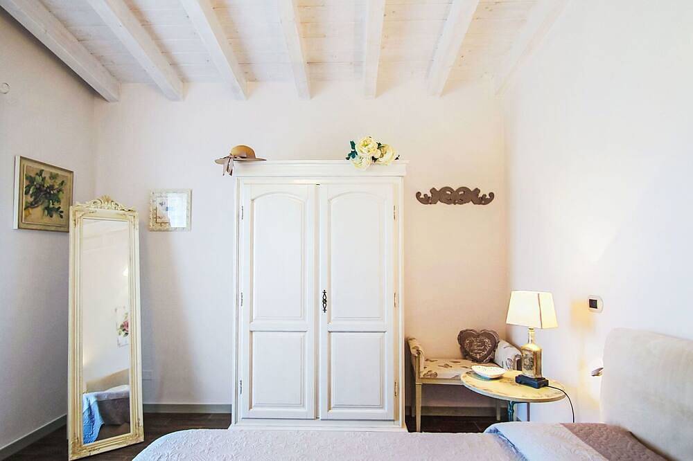 Caratteristica villa indipendente per 3 ospiti con A/C, Wifi e Tv in San Saturnino, Moneglia