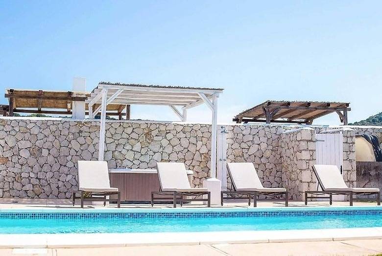 Villa Franky Ladiko+heizbarer Pool in Rhodos