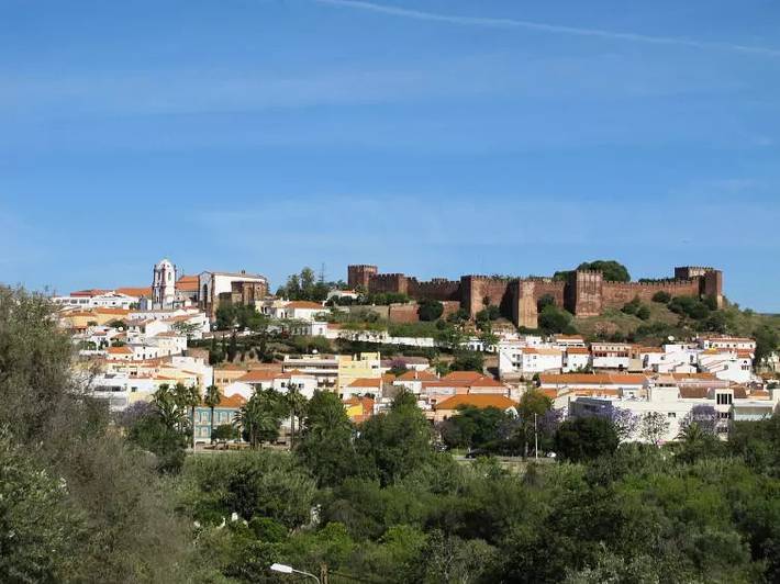 Ferienhaus für 8 Personen, mit Pool und Terrasse, mit Haustier