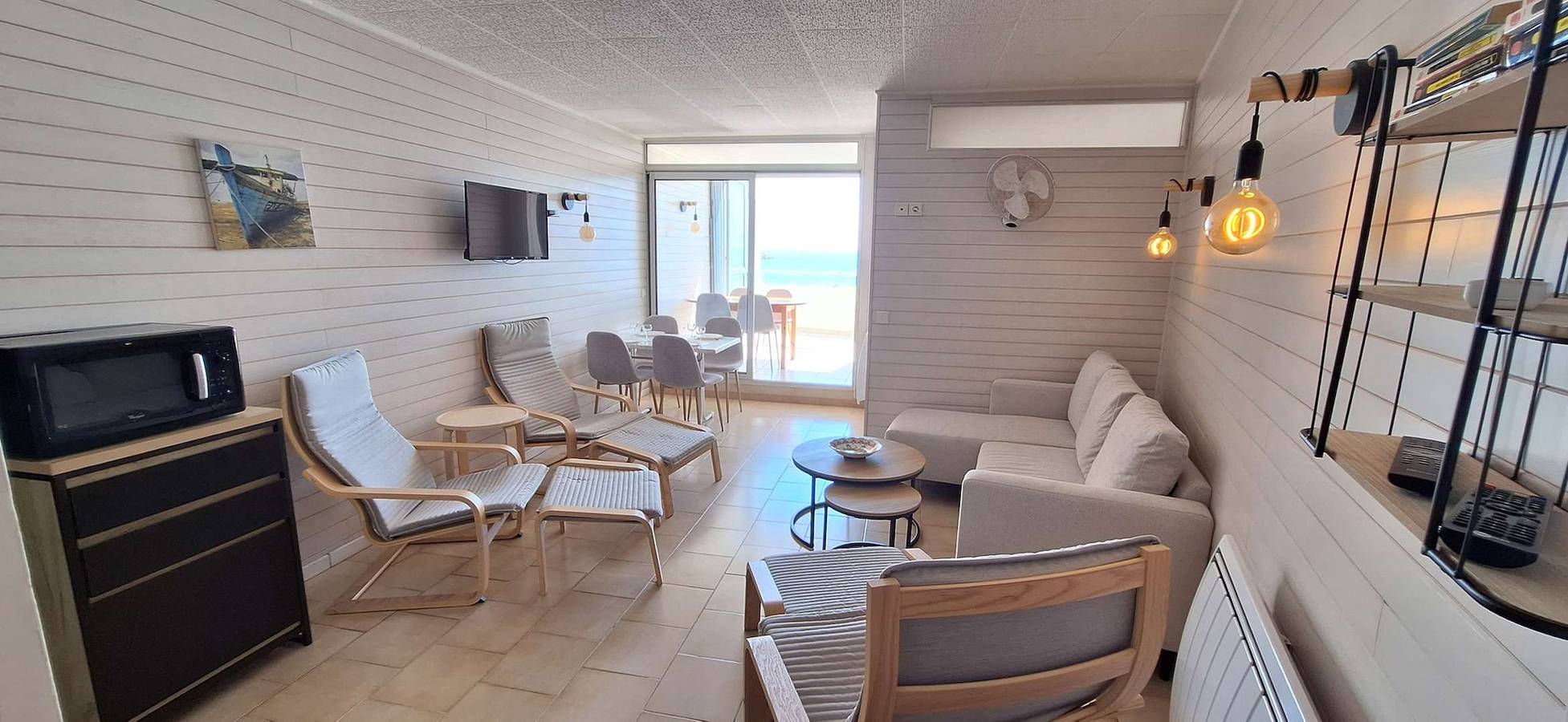Appartement de vacances entier, P4 Vue Mer Centre Ville avec parking privé in Le Grau-du-Roi, Côte d'Améthyste