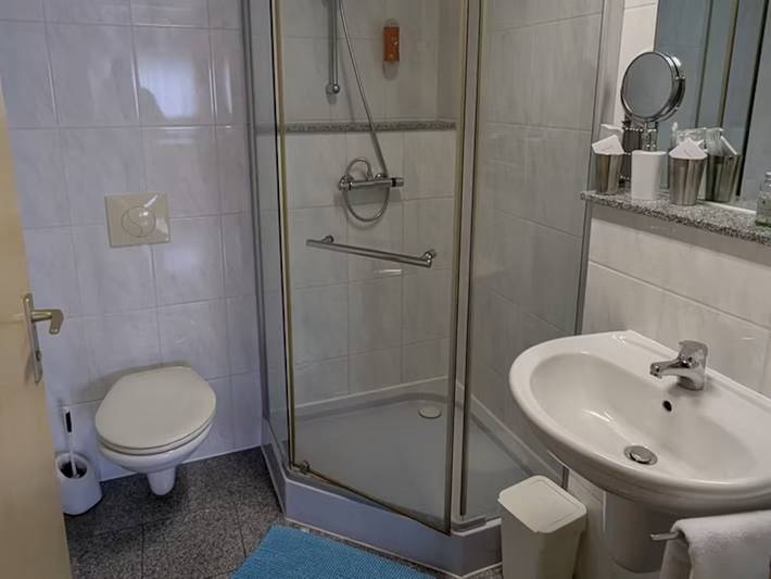 Hotel für 4 Personen, mit Balkon/Terrasse und Whirlpool sowie Sauna in Schopfheim - 2