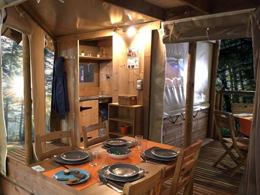Camping Hello Soleil - Chalet 4 personen - Cabane de l'Ecureuil 4p 2Ch 1Sdb in Lablachère, Parc naturel régional des Monts d'Ardèche