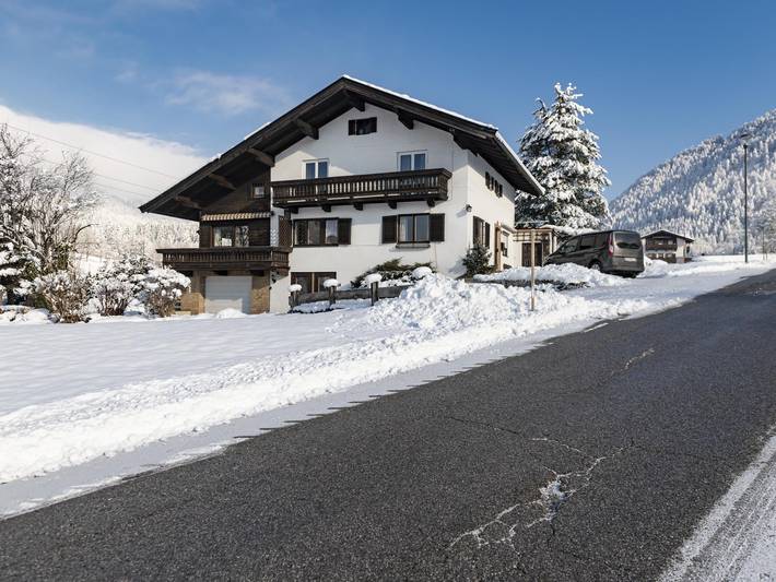Ferienhaus für 17 Personen, mit Balkon und Garten in Kaisergebirge