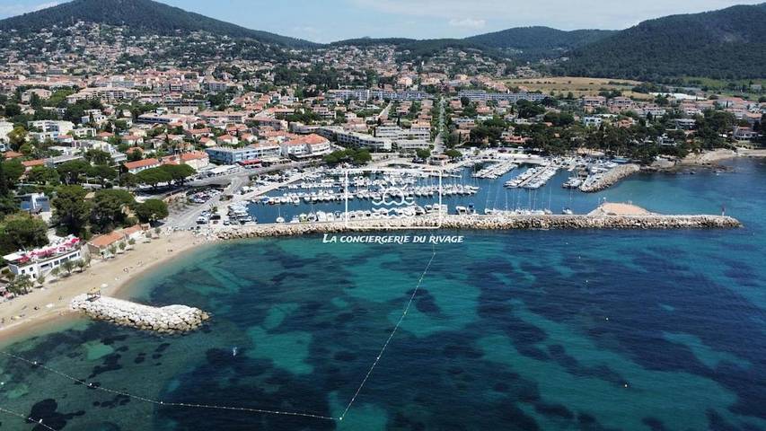 Gîte pour 6 personnes, avec terrasse et vue, animaux acceptés dans Port Des Salettes Carqueiranne - 2