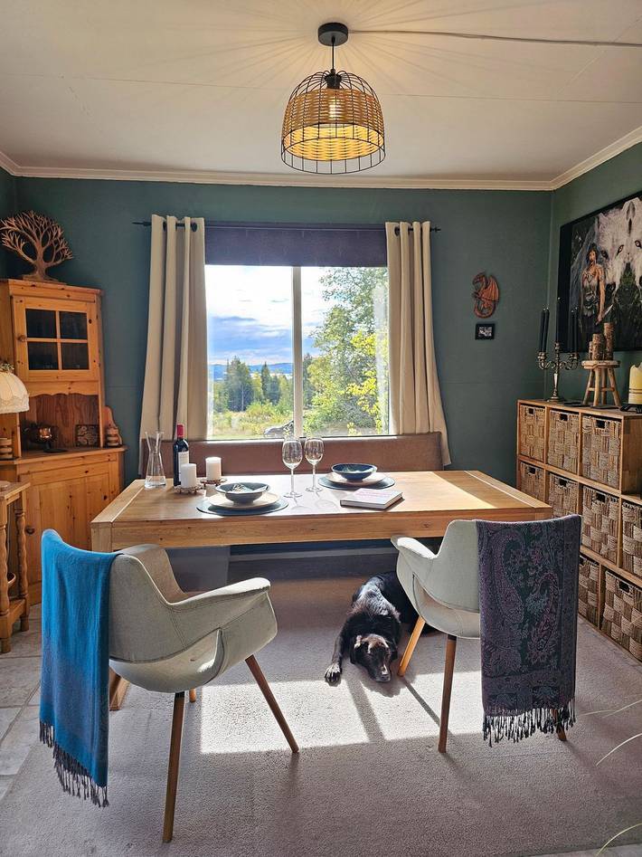 Häxans Hus – Ferienhaus in Dalarna mit Seeblick und Alleinlage in Ludvika, Dalarna