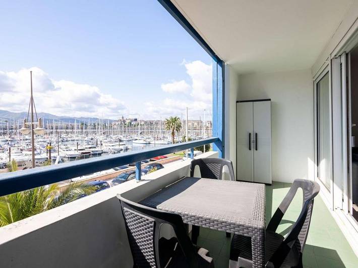 Appartement de vacances pour 4 personnes, avec piscine et terrasse