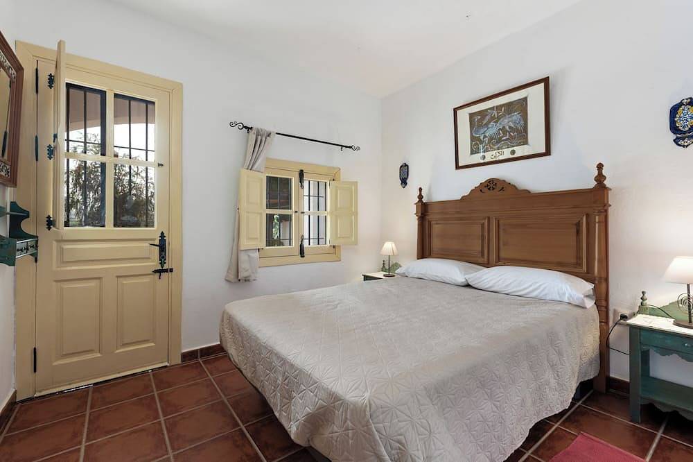 Country House 'Los 2 Cedros' with Mountain View, Wi-Fi and Air Conditioning in San Pablo de Buceite, Jimena de la Frontera