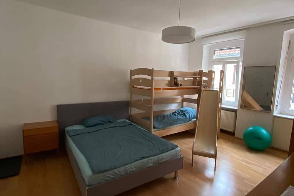 Ganze Wohnung, Zwei-Zimmer-Appartement 35qm im Obergeschoss in Bad Königshofen i.Grabfeld, Rhön-Bayern